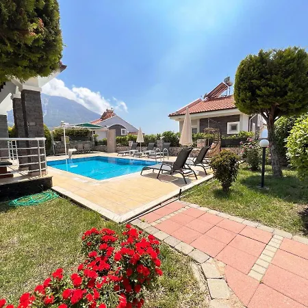 Villa Arnna 4 *